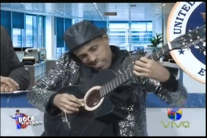 El Bachatero De La Visa Arranca Carcajadas