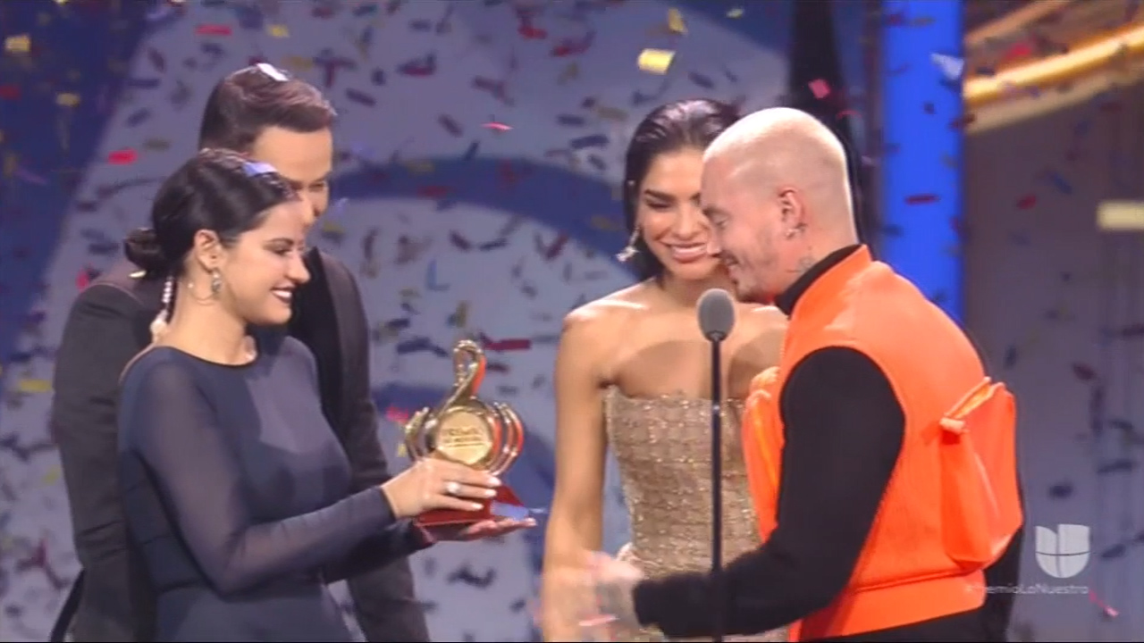 J Balvin Gana Nominación A Artista Del Año En Premios Lo Nuestro 2019
