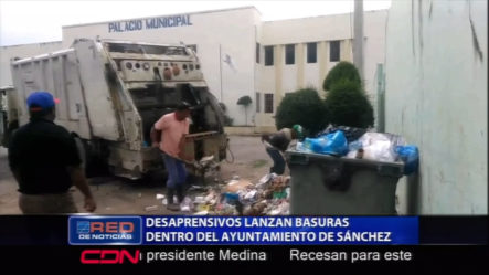 Desaprensivos Lanzan Basuras Dentro Del Ayuntamiento En Sánchez