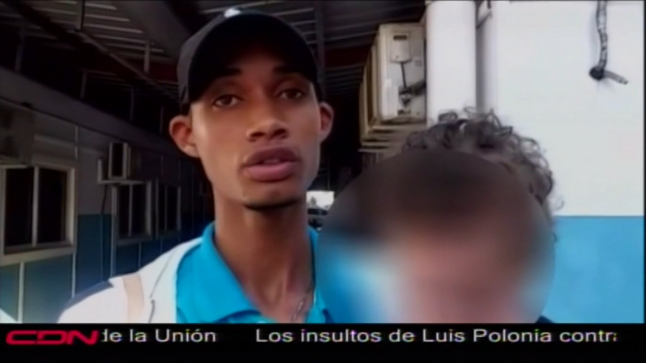 ¡INSÓLITO! En Santiago Una Mujer Deja Su Hijo Abandonado Dentro De Un Carro Público