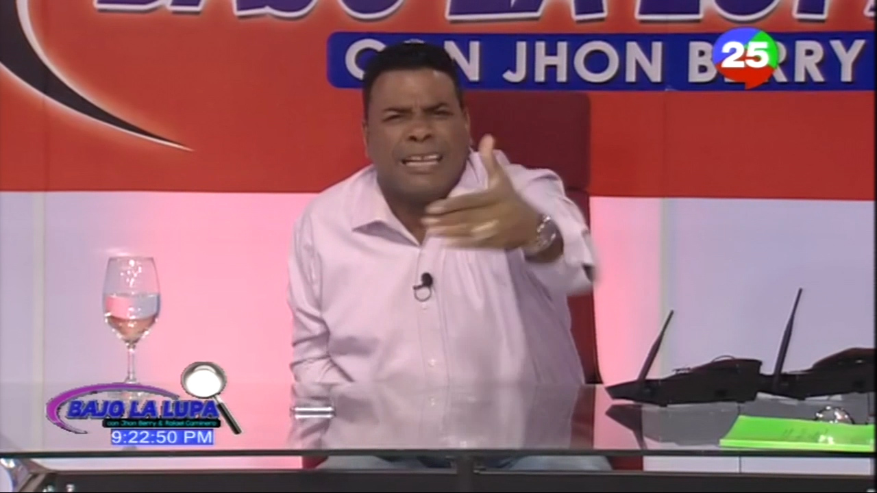 Jhon Berry Se Riega Porque No Dejaron Entrar Al Pacha Al Palacio Nacional Y Recibe Llamada Del Pacha