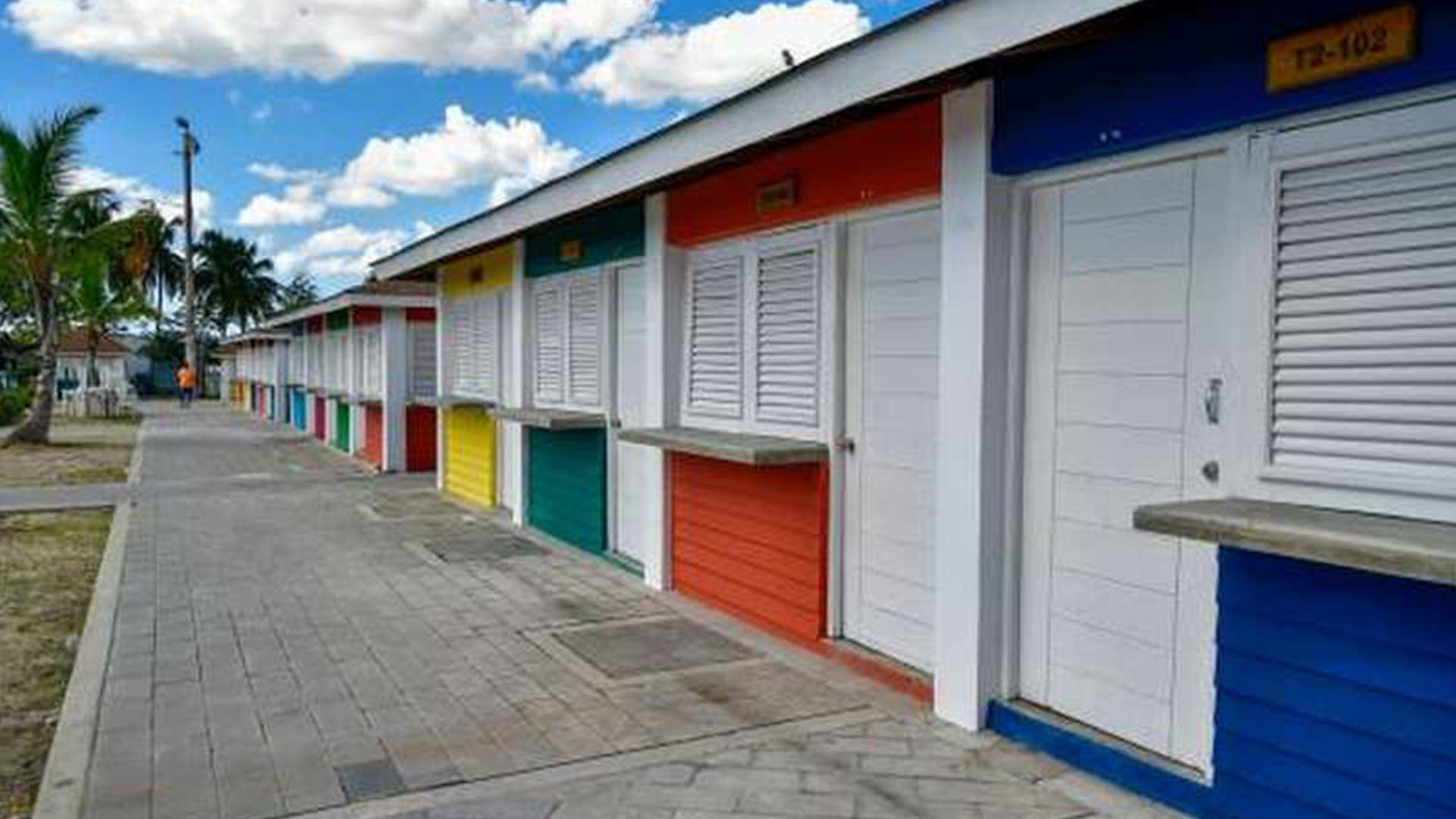 Le Donan Locales A Vendedores En Boca Chica Pero No Quieren Pagar Mantenimiento