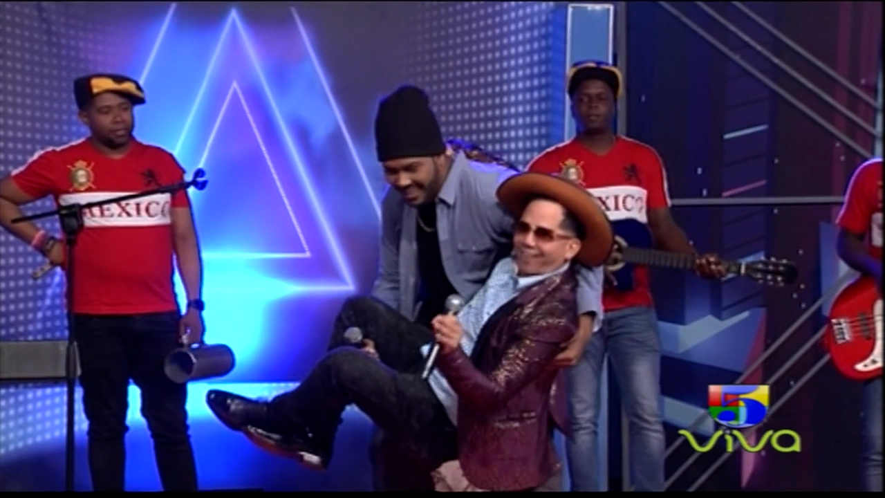 La Espectacular Presentación De Romeo Santos Y El Cacique En Boca De Piano Es Un Show