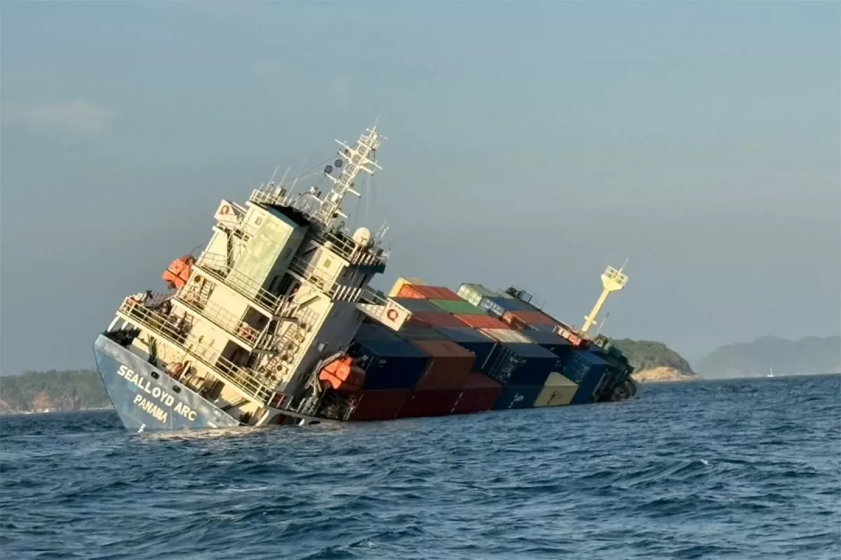 Autoridades De Tailandia Enfrentan Alerta Ambiental Por Carguero Hundido Frente A Phuket