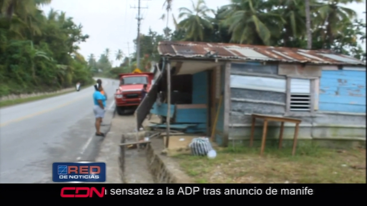 En Samaná Un Vehículo Perdió El Control Destruyendo Dos Viviendas Mientras El Chofer Emprendió A La Fuga
