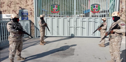 Autoridades Militares CIERRAN Paso FRONTERIZO Entre Dajabón Y Haití