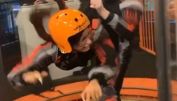 El “Epic Fail” De Cardi B Al Intentar Paracaidismo En Interior Ya Tiene Más De 11 Millones De Reproducciones 