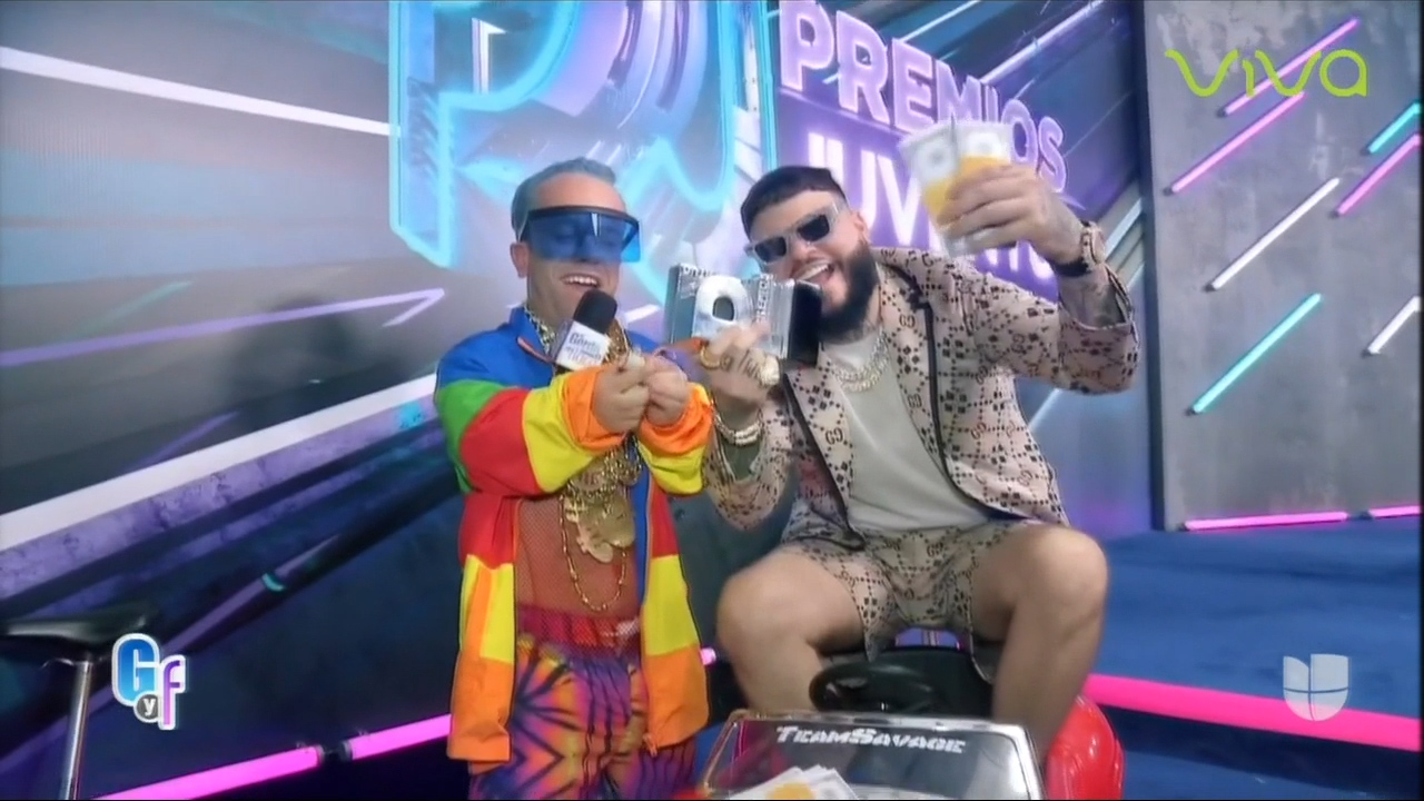 Las Ocurrencias De Carlitos El Productor En Premios Juventud