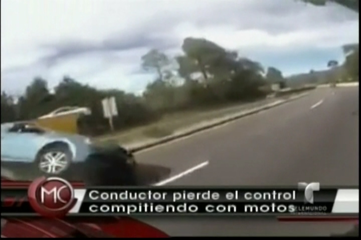 Un Conductor Pierde El Control En La Carretera Y Se Vuelca