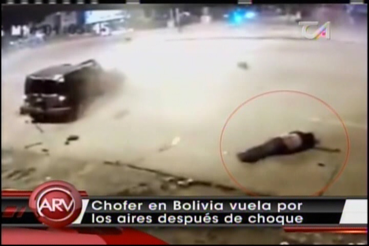 Captado En Video Hombre Sale Volando Por Los Aires Después De Chocar Un Taxi