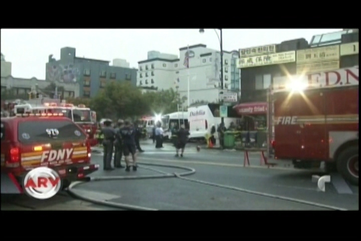 3 Muertos Y Varios Heridos En Choque De Autobuses En Queens, New York
