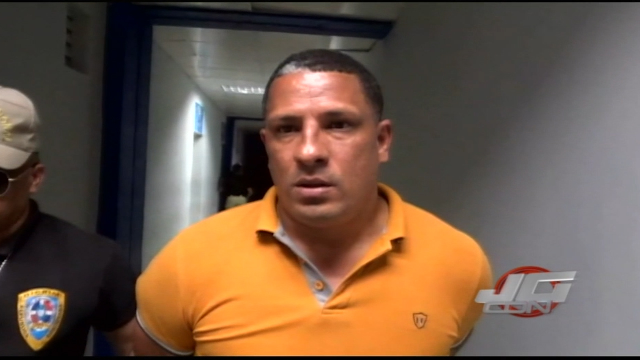 ¡INSÓLITO! Apresan A Un Hombre Acusado De Realizar Disparos Dentro De Una Plaza Y No Creerás La Razón