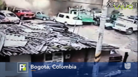 Sepultados Bajo Una Montaña De Escombros Quedaron Varios Camiones En Colombia