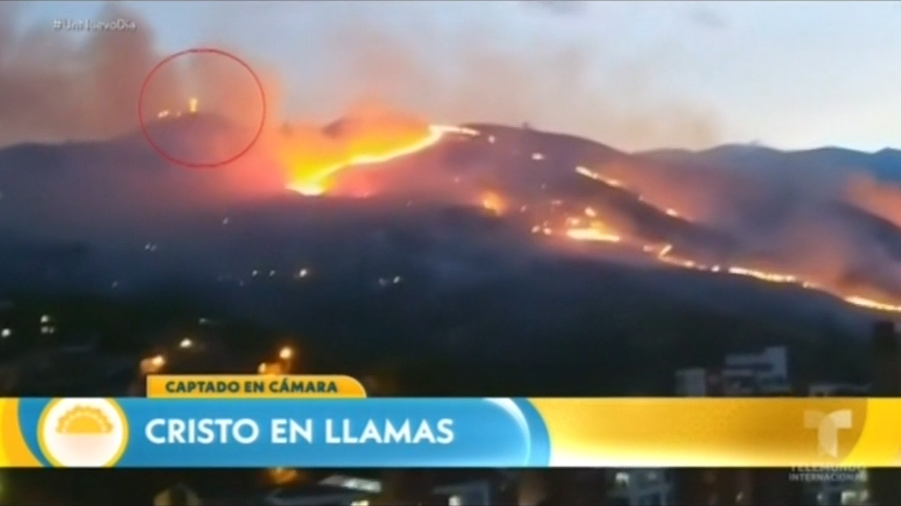 Cristo Rey En Colombia En Llamas
