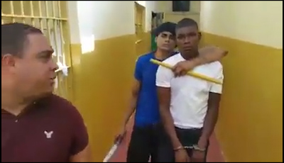 Captado En Video Preso De Rafey Retiene Un Guardia Del Penal Tras Una Riña