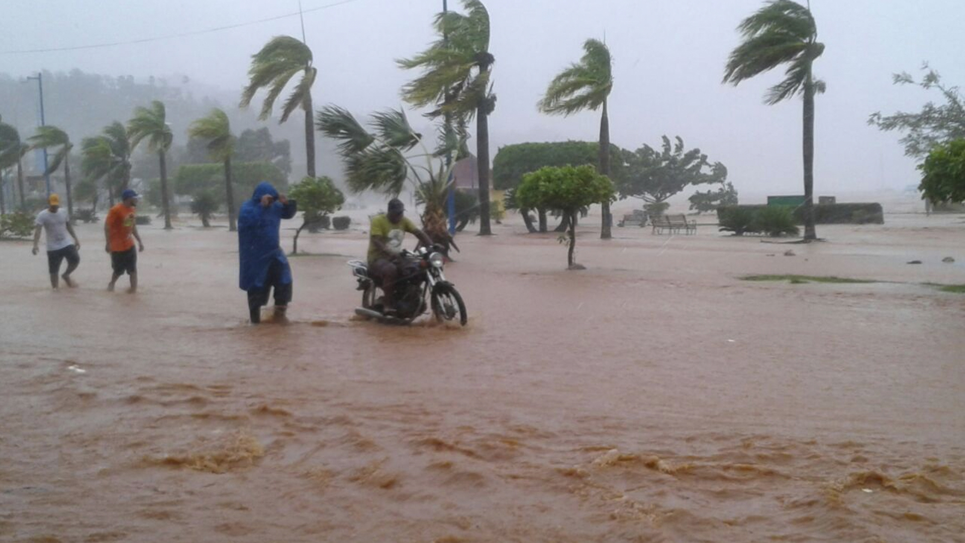 Crecida Del Río Bajabonico  Deja Varios Sectores Inundados