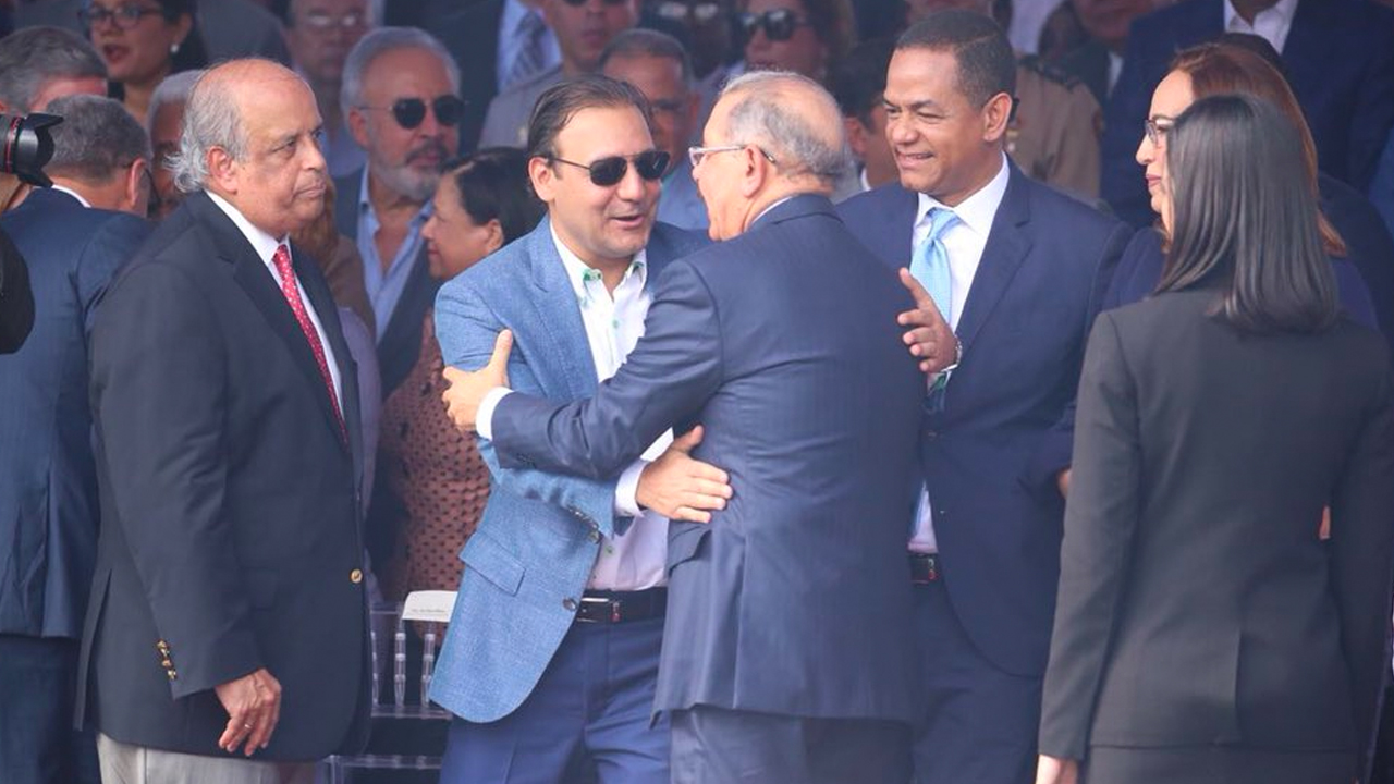 Lo Que Tiene Que Hacer Abel Martínez Para Que Danilo Medina Le Coja Cariño