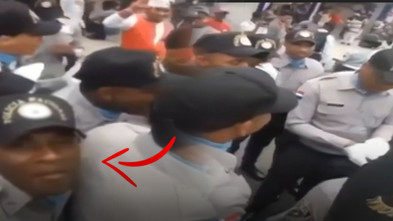 Los Encargados Del Orden En Desorden – “desafío Y Burla”