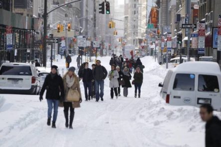 La Nieve Y Un Frío Intenso Sorprende Al Estado De NY Dificultando El Tránsito