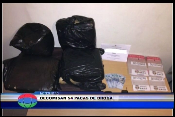 Desmantelan Banda De Narcotraficantes Con 54 Pacas De Droga En Santo Domingo