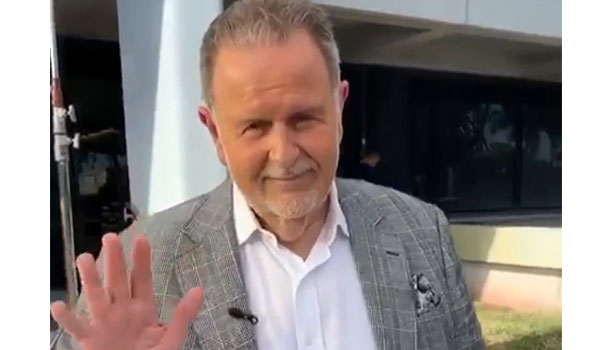 Mira Por Qué están Haciendo El Gordo Y La Flaca Desde El Parqueo 