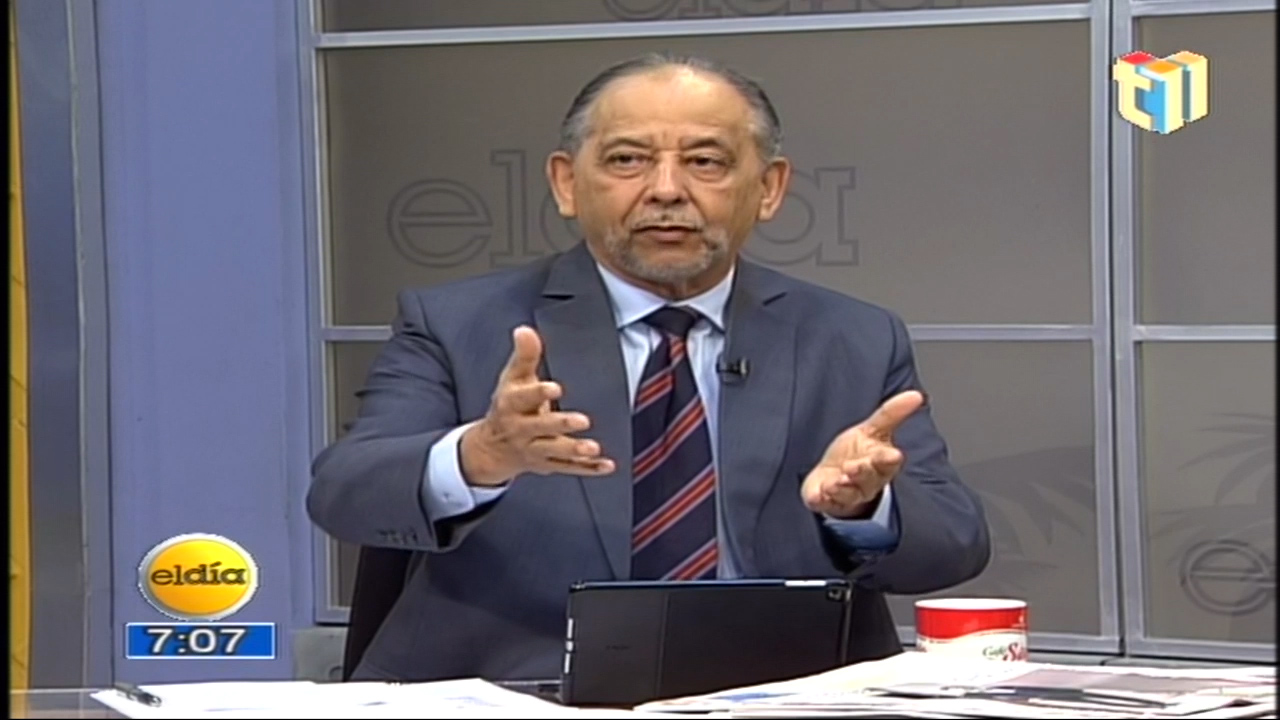 Huchi Lora: Le Quitaron El Dulce A Leonel Fernández