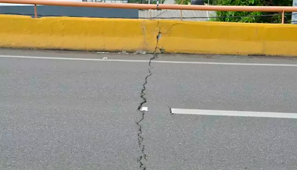 ¡PELIGRO! Se Abre El Elevado De La Av. Estrella Sadhalá En Santiago