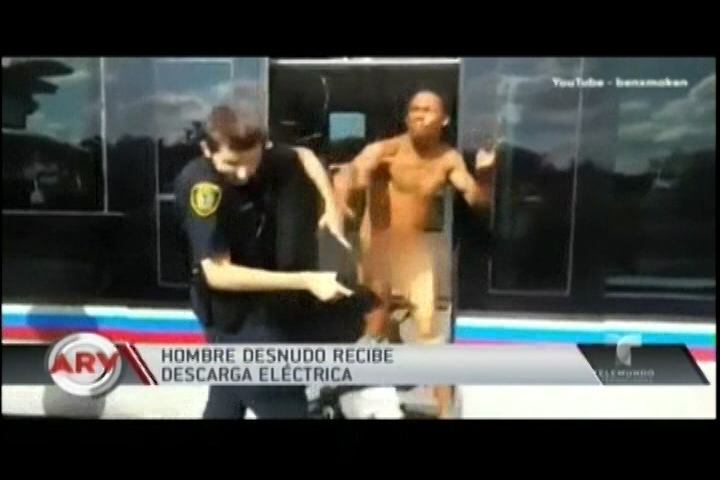 Hombre Completamente Desnudo En El Metro De Houston
