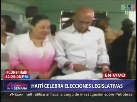 Michel Martelly Y Su Esposa Votan En Las Elecciones Parlamentarias