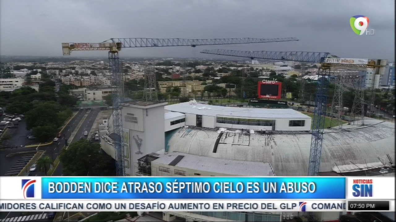 Incendio En El Estadio Cibao: Bomberos En Acción