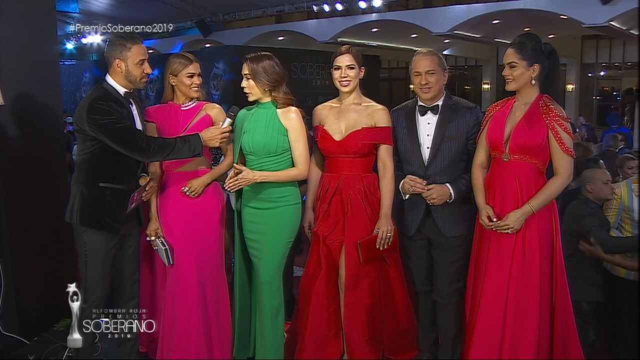 Entrevista A El Elenco De Extremo A Extremo En  La Alfombra Roja De  Premios Soberano 2019