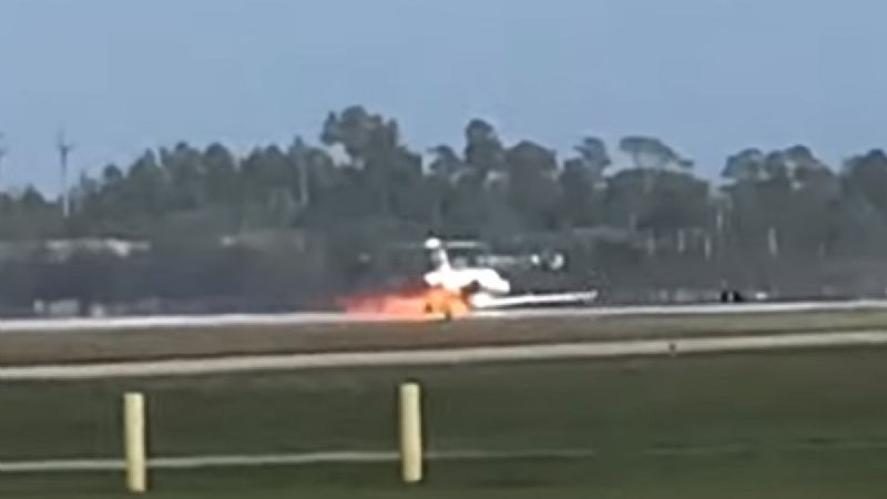 Aterrador Video: Graban A Una Avioneta Envuelta En Llamas En Un Aterrizaje De Emergencia