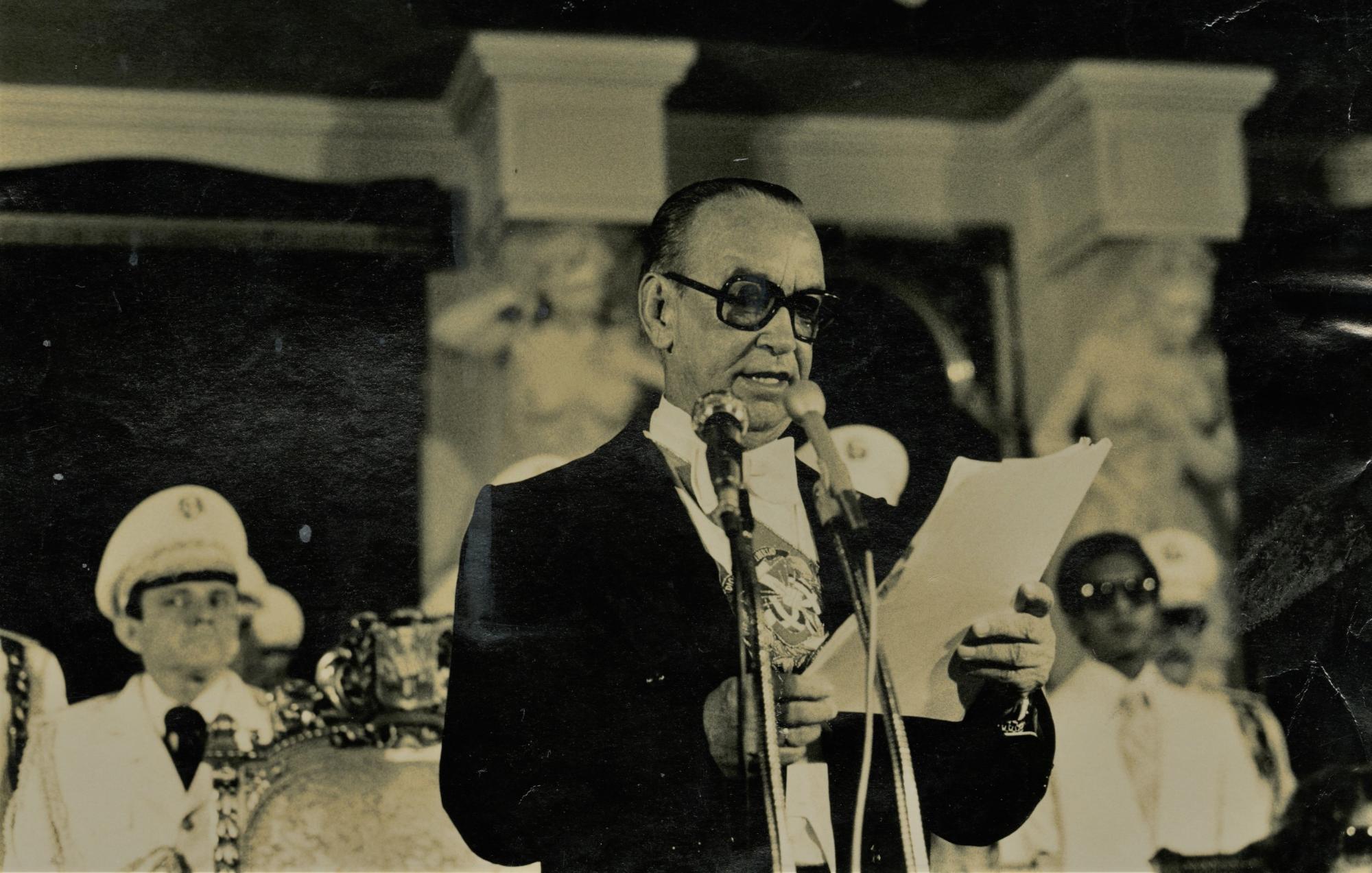 Se Cumplen 40 Años Del Suicidio Del Presidente Antonio Guzmán