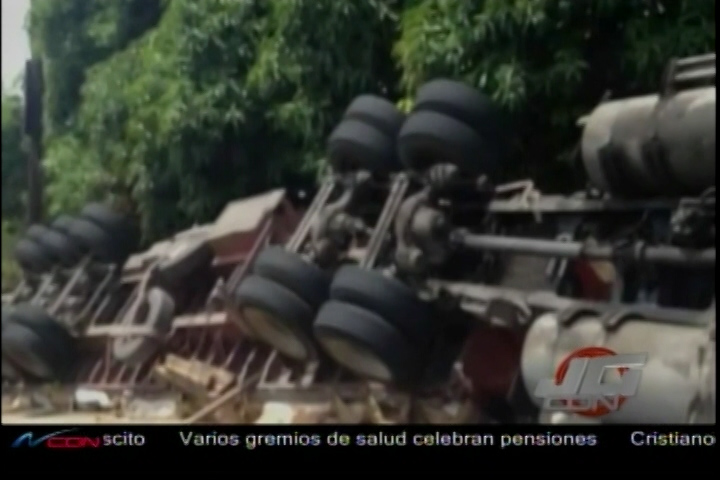 Accidente: Chófer De Camión Pierde El Control En El Pino, Dajabón