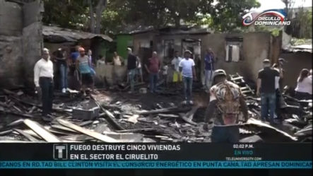 Voraz Incendio Destruye Cinco Viviendas En El Sector De El Ciruelitos En Santiago