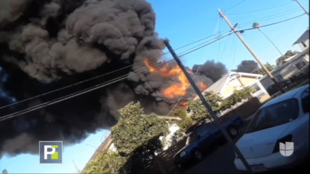 Terror En Un Vecindario De Los Angeles Tras Una Fuerte Explosión De Un Taquero De Gasolina
