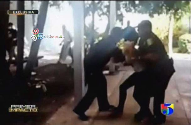 Captado En Vídeo: Brutal Golpiza De La Policía A Una Joven Estudiante