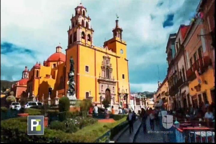 De Mochilero Con Tony Dandrades En La Ciudad De Guanajuato México