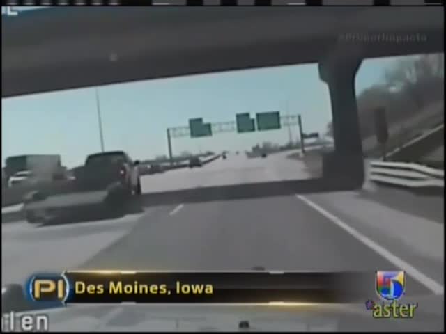 Hombre Sufre Convulsiones Mientras Manejaba En Una Autopista #Video
