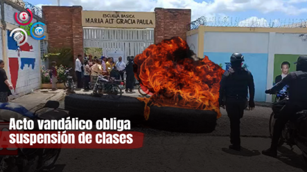 Denuncian Desaprensivos Incendian Neumáticos Frente A Escuela De Villa Verde En SFM