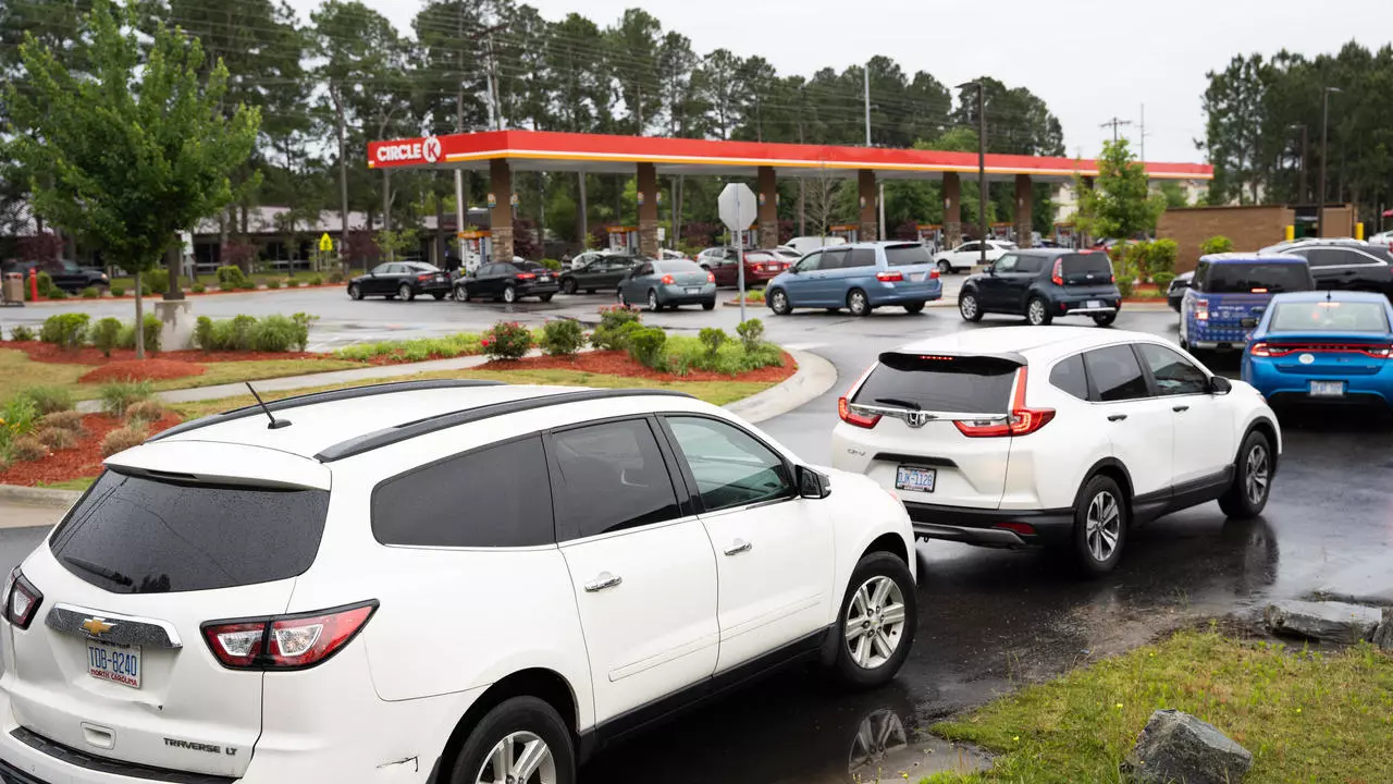 Pánico Es EE. UU. Por La Escasez Gasolina Tras Ataque De Terroristas Cibernéticos 
