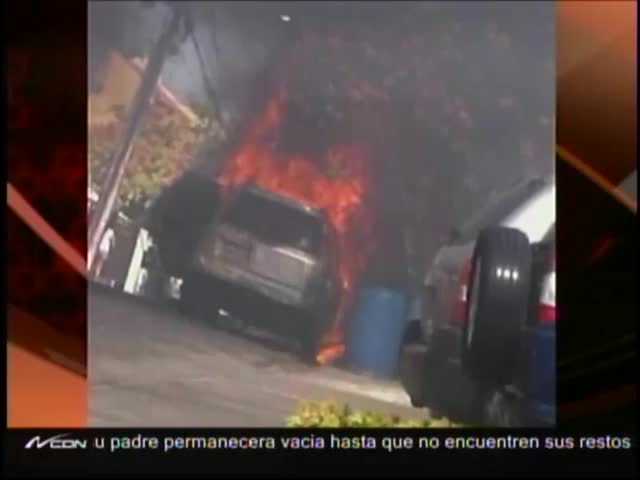 Jeepeta Se Incendia A Causa De Un Corto Circuito #Video