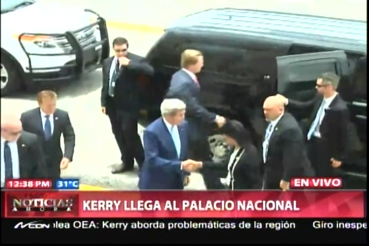 Johnn Kerry Llega Al Palacio Nacional