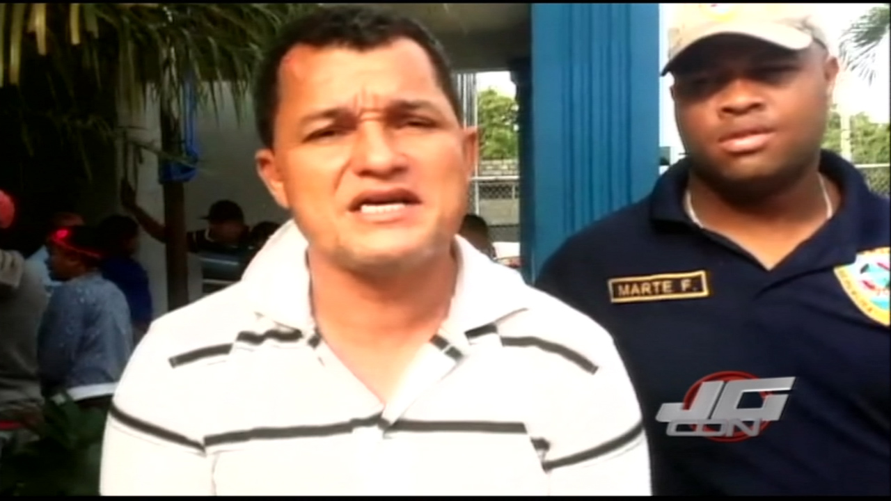 Comunicador De La Vega La Da Dos Estocadas A Hombre Que Le Dio Una Galleta