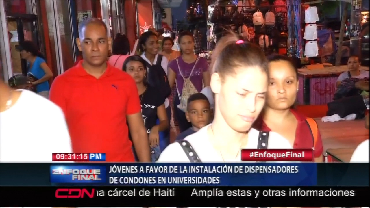 Jóvenes A Favor De La Instalación De Dispensadores De Condones En Las Universidades