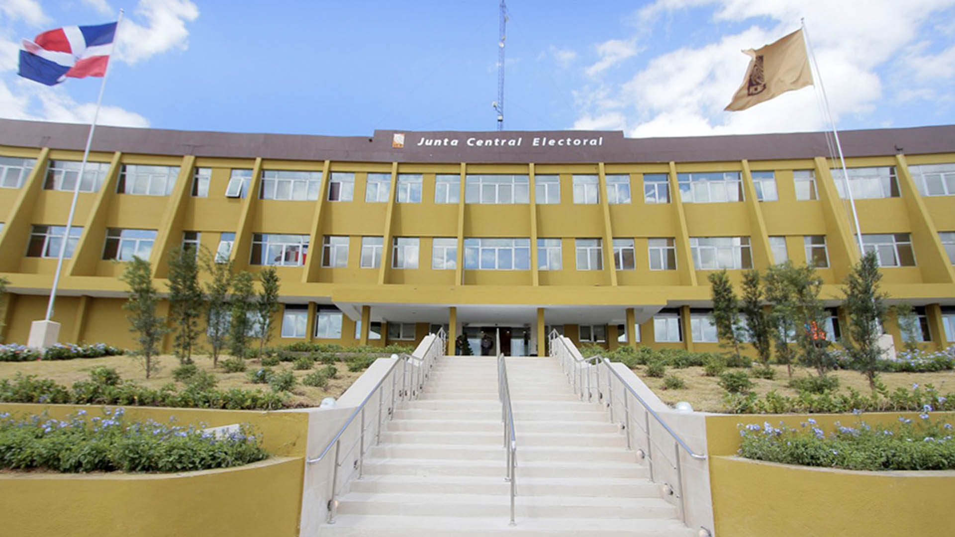 “Deben Irse Todos Los De La Junta”, Sostiene Elvin Castillo