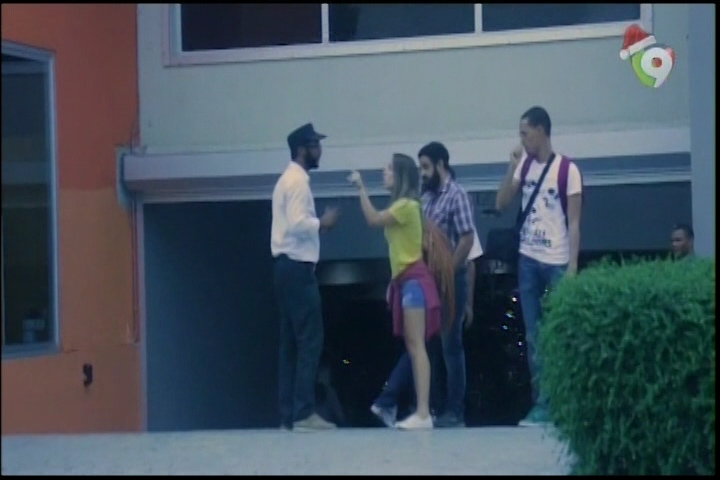 Cámara Pesada De Me Gusta De Noche A Karina Larrauri: El Robo De Su Vehículo