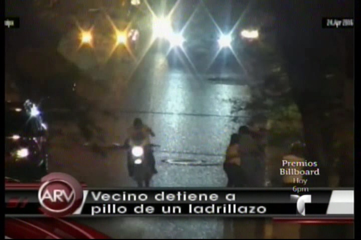 ¡Increíble! Captado En Video: Detienen Ladrón De Un Ladrillazo En La Cabeza