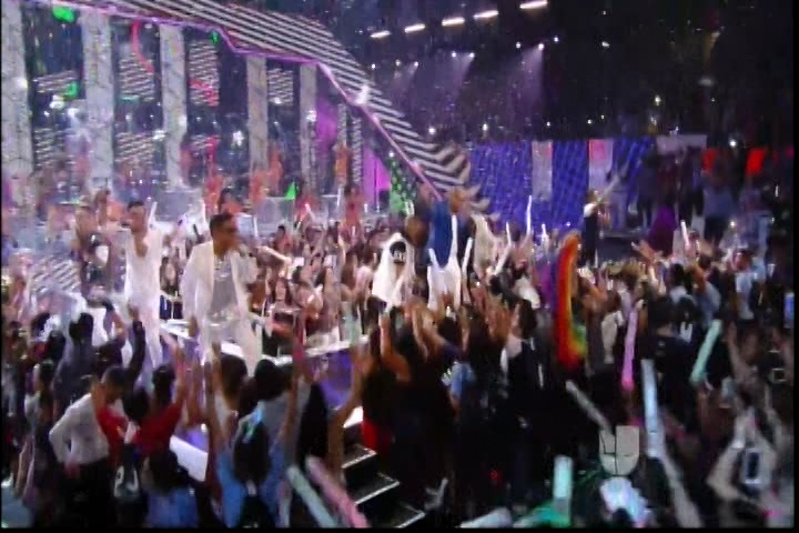 Magic Juan, Proyecto Uno, Ilegales Y Huey Dunbar