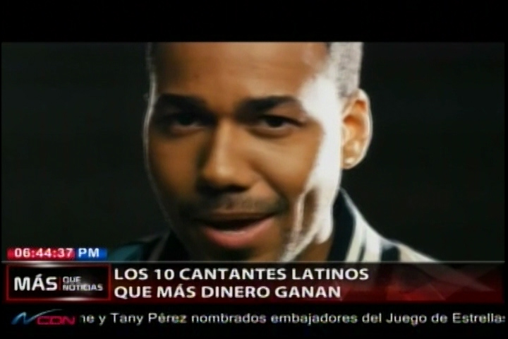Los 10 Cantantes Latinos Que Más Dinero Ganan